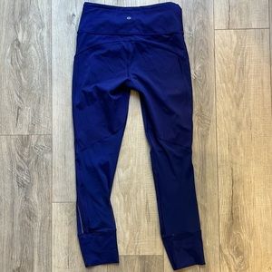 Lululemon size 6 navy blue leggings